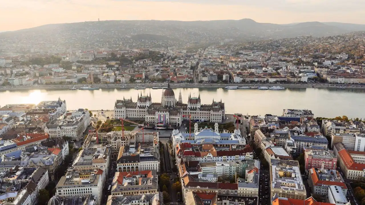 Hungarian Directional Suffixes Explained With Practical Examples